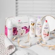 Picture of Dove Time To Radiantly Refresh Ultimate Beauty Bag Gift Set